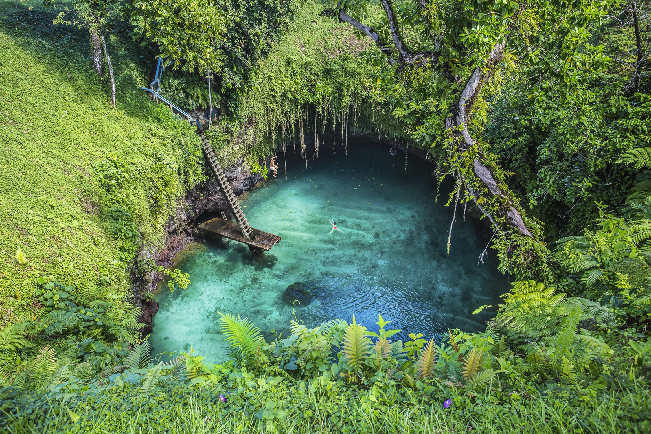 토수아 오션 트렌치<br> To Sua Ocean Trench